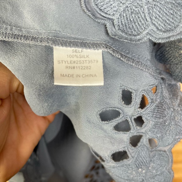 Greylin Womens Medium Blue 100% Silk Top Costal Lightweight Lace Floral Blouse - Picture 7 of 8